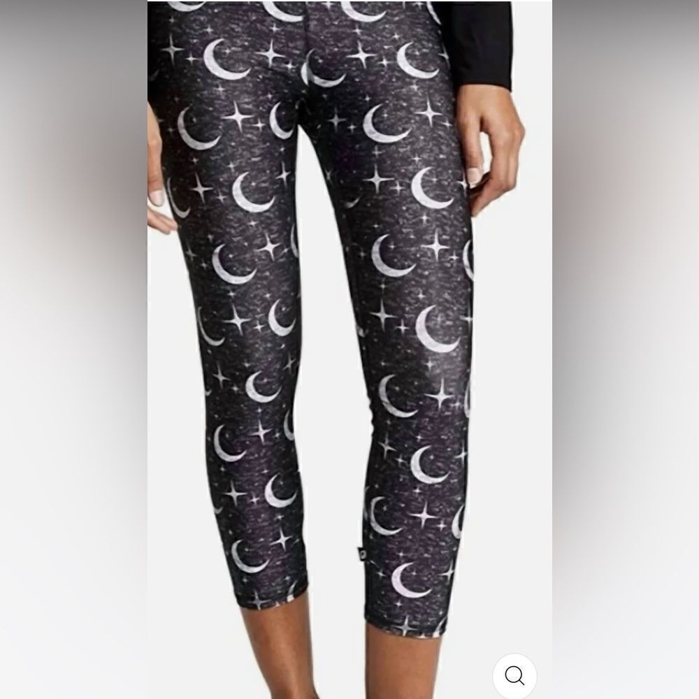EXCELLENT CONDITION WOMEN’S SIZE MEDIUM TEREZ 7/8 CRESCENT MOON LEGGING